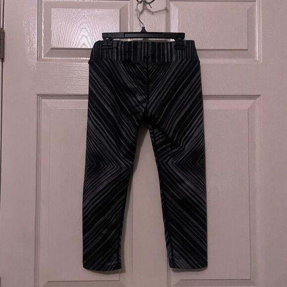 PrAna Small Pillar Printed Cropped Athletic Leggings Grey Black - Picture 5 of 6